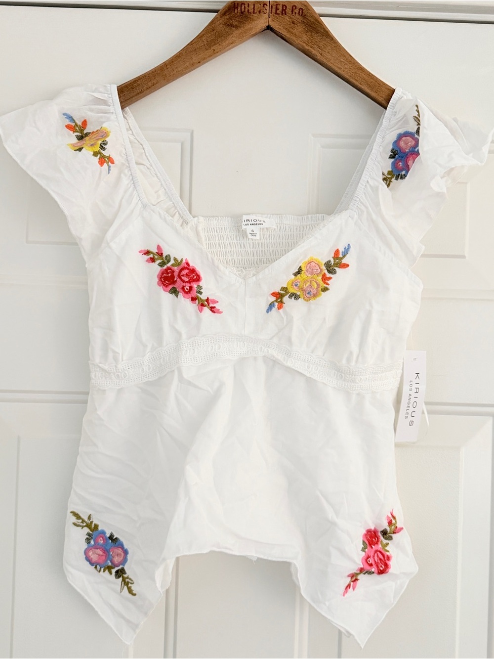 NWT White Embroidered Floral Peasant Top. Kirious Los Angeles. Sz S - Picture 2 of 7